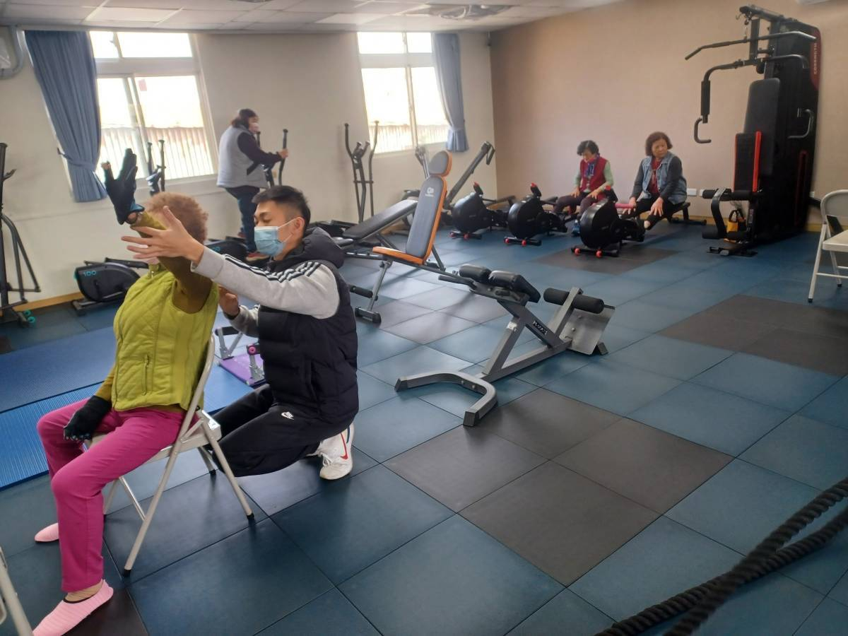 114-02-10長者的運動處方，由醫師教練雙管齊下 相本