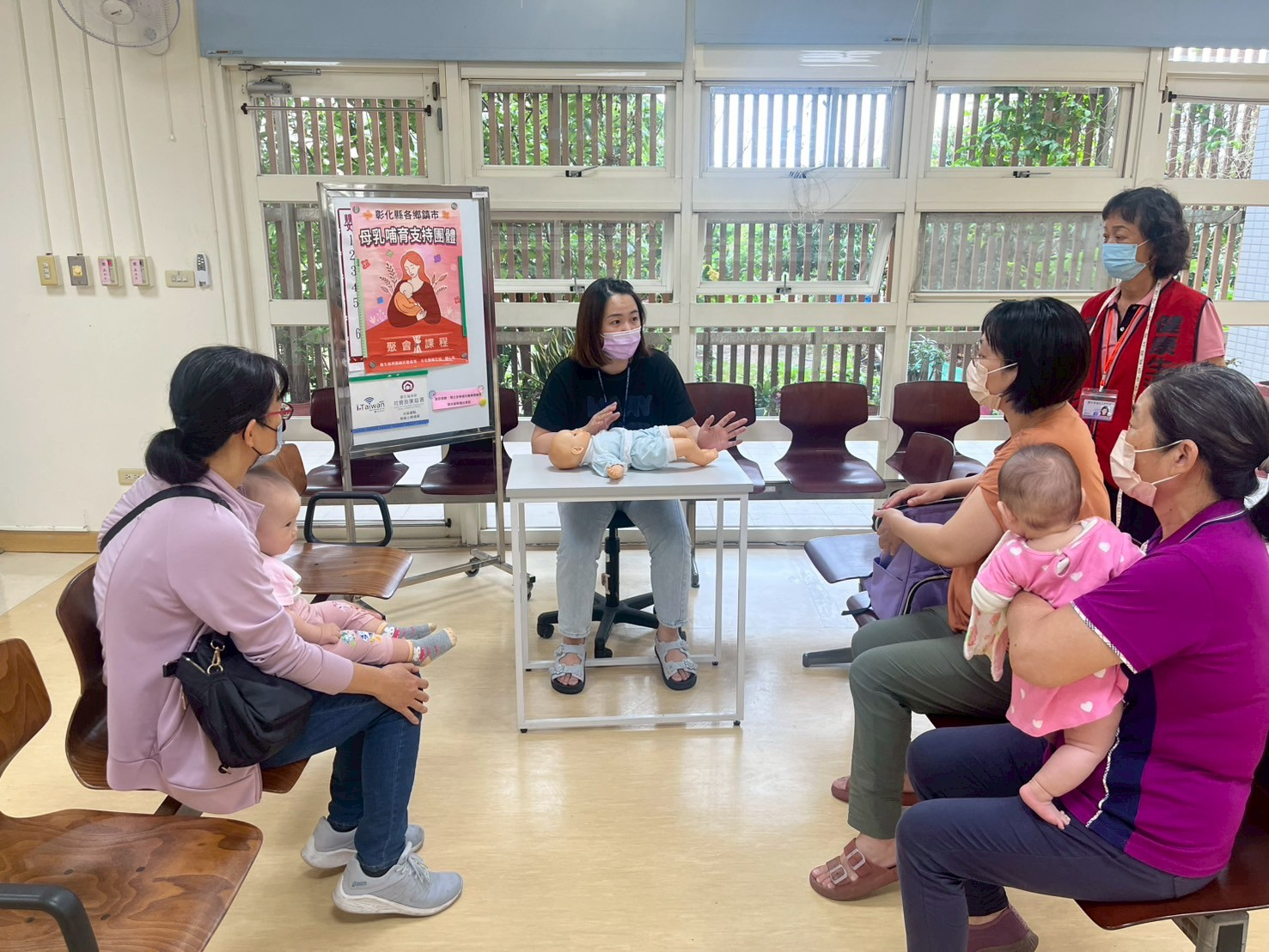 114-05-20母乳哺育支持團體(含嬰幼兒心肺復甦術指導)照片4