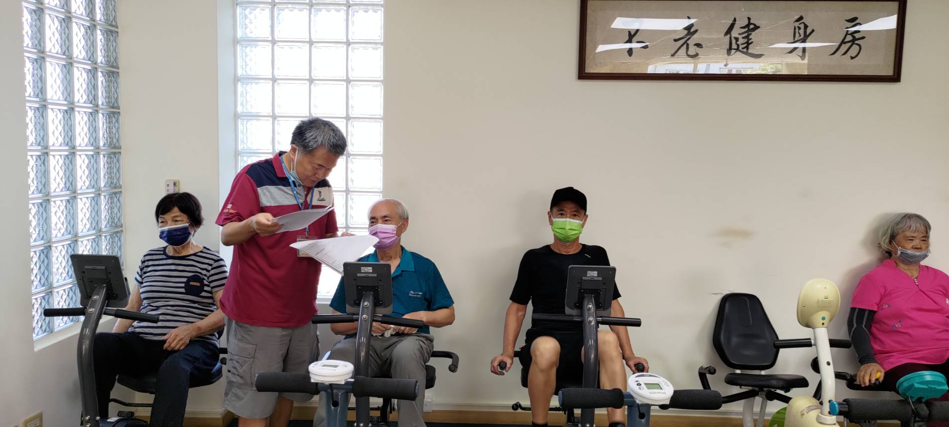 114-06-03肌無力之大腿內外側彈力帶肌肉訓練指導照片4
