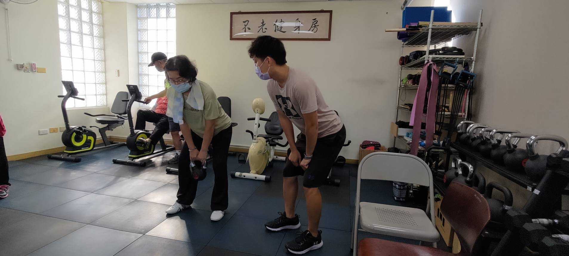 114-08-04不老健身動作指導照片1
