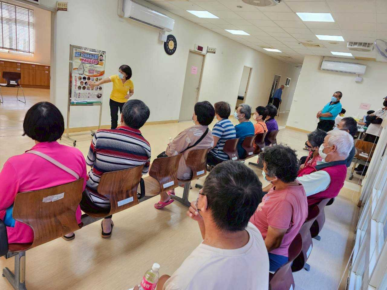 114-08-06營養健康宣導(門診)照片1
