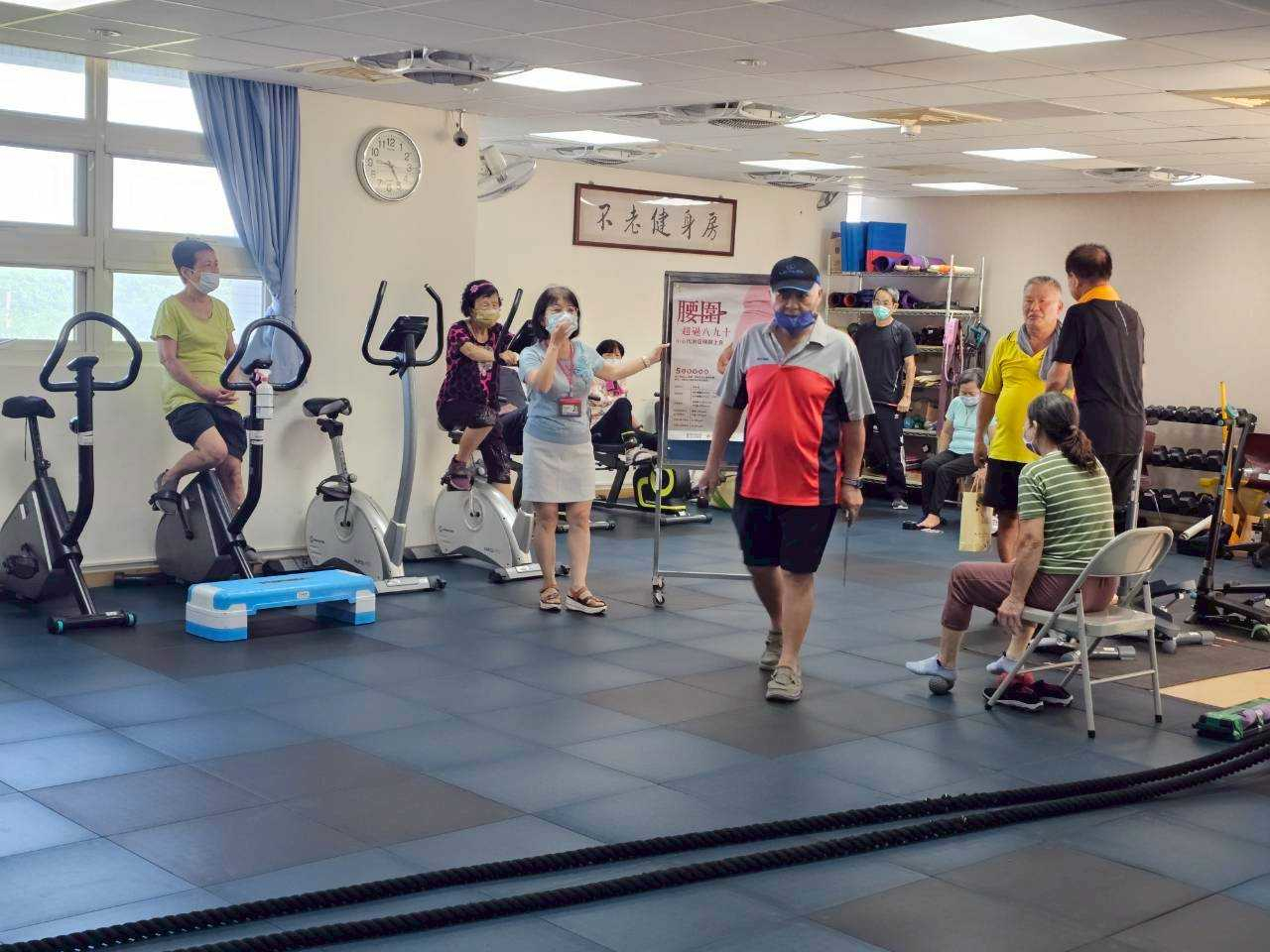 114-09-01腰圍知多少衛教宣導(不老健身房)照片8