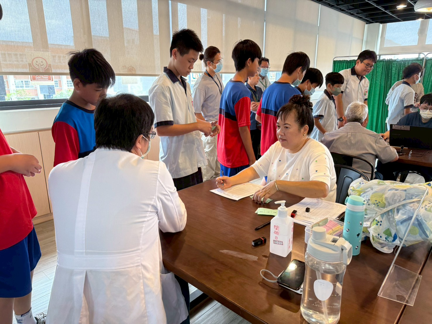 114-11-06福興國中流感接種服務照片11